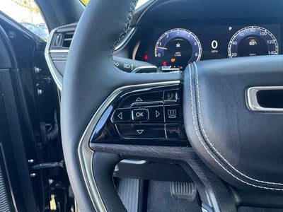 2023 Jeep Grand Cherokee Overland Luxury Tech Group IV