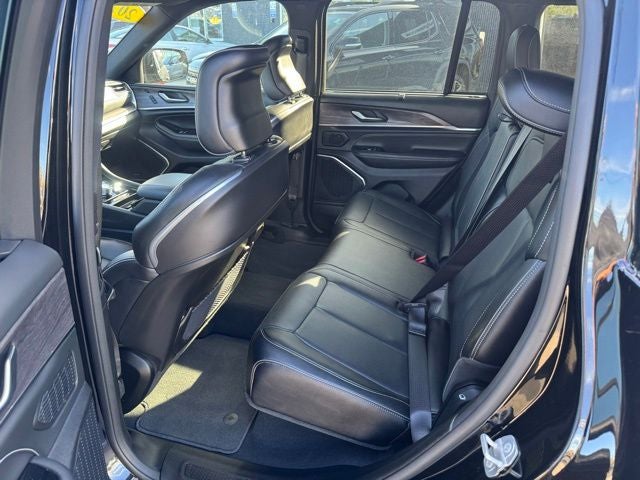 2023 Jeep Grand Cherokee Overland Luxury Tech Group IV
