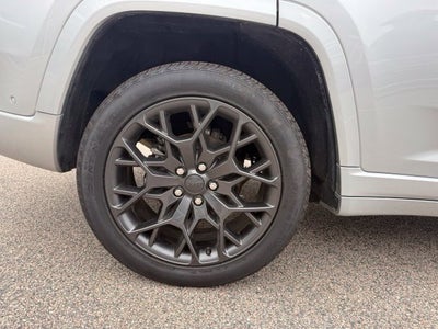 2025 Jeep Grand Cherokee Summit Obsidian
