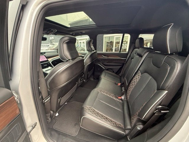 2025 Jeep Grand Cherokee Summit Obsidian
