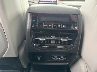 2022 Jeep Grand Cherokee Summit