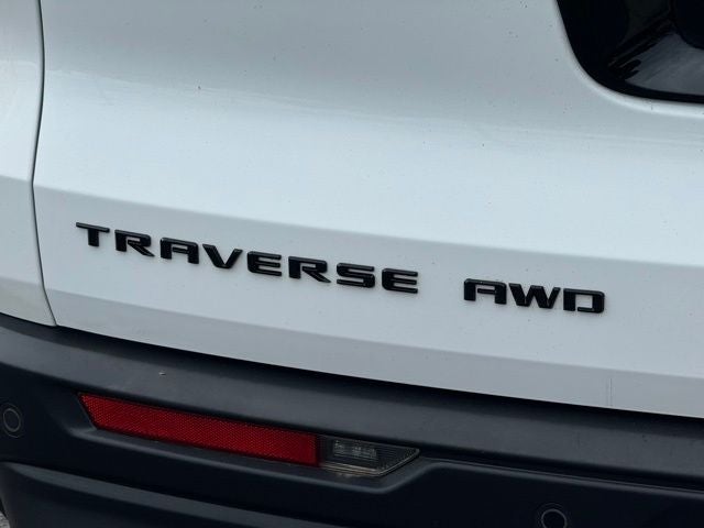 2024 Chevrolet Traverse LS Midnight Edition