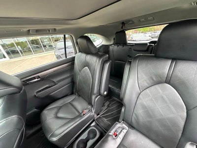 2023 Toyota Highlander Platinum