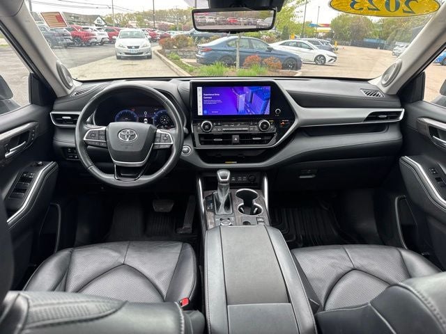 2023 Toyota Highlander Platinum