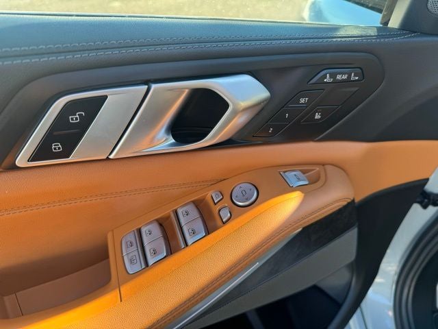 2023 BMW X7 xDrive40i M Sport Professional