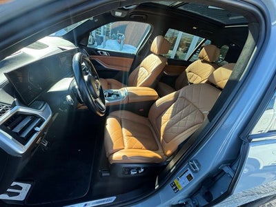2023 BMW X7 xDrive40i M Sport Professional