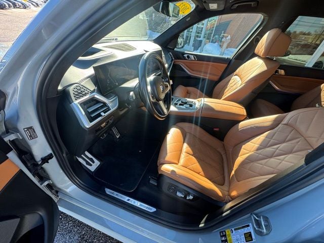 2023 BMW X7 xDrive40i M Sport Professional