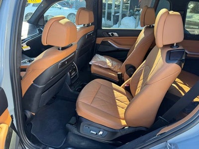2023 BMW X7 xDrive40i M Sport Professional