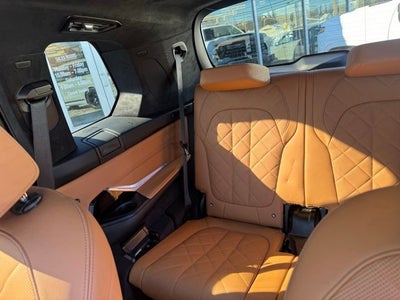 2023 BMW X7 xDrive40i M Sport Professional