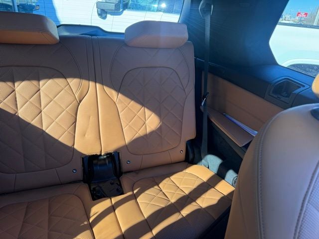 2023 BMW X7 xDrive40i M Sport Professional