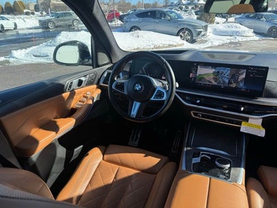2023 BMW X7 xDrive40i M Sport Professional