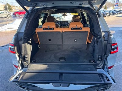 2023 BMW X7 xDrive40i M Sport Professional