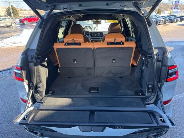 2023 BMW X7 xDrive40i M Sport Professional