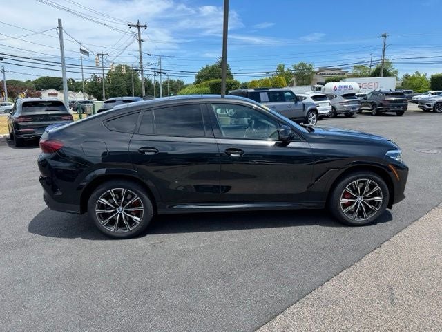 2022 BMW X6 M50i Premium