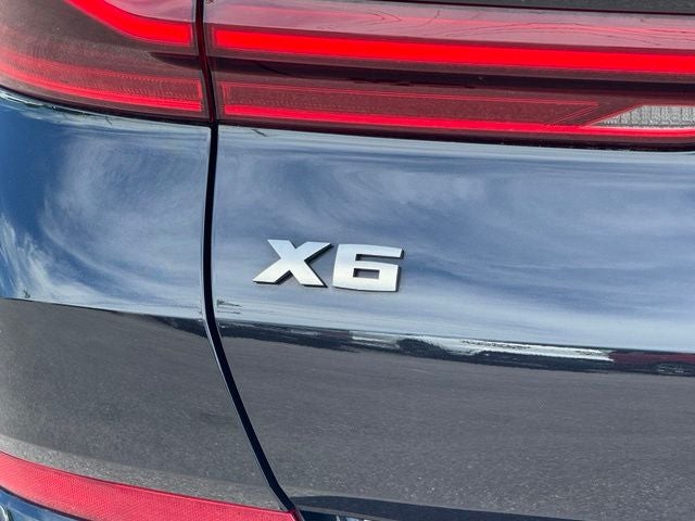2022 BMW X6 M50i Premium