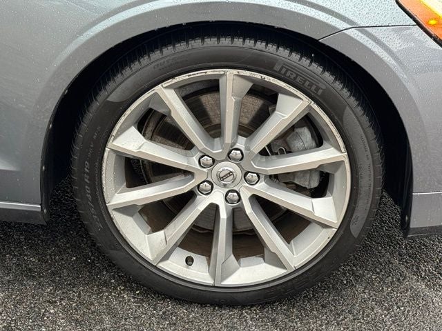 2021 Volvo S60 T6 Momentum Premium & Climate Packages