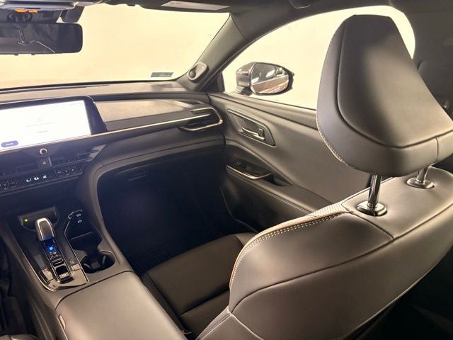 2025 Toyota Crown Signia Limited Advanced Technology Package