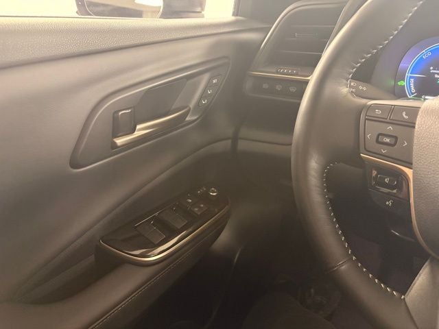 2025 Toyota Crown Signia Limited Advanced Technology Package