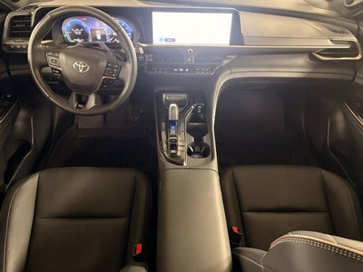 2025 Toyota Crown Signia Limited Advanced Technology Package