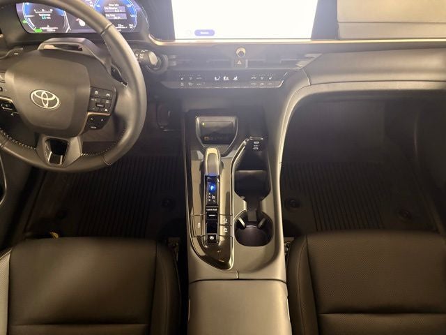 2025 Toyota Crown Signia Limited Advanced Technology Package