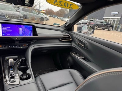 2025 Toyota Crown Signia Limited Advanced Technology Package