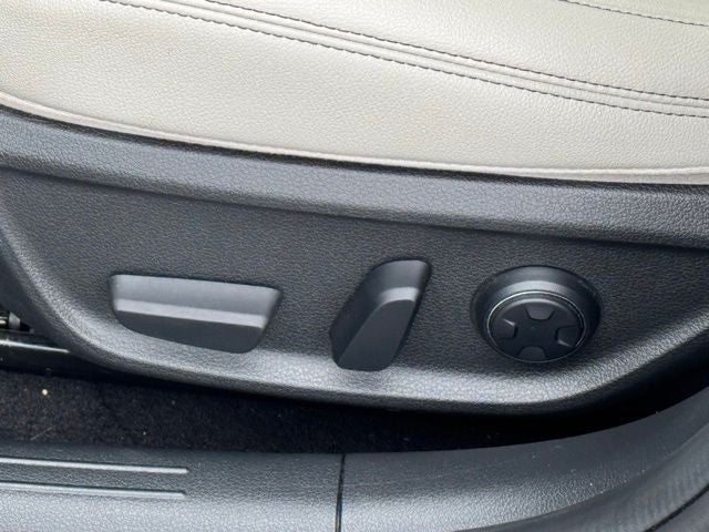 2022 Genesis G70 2.0T