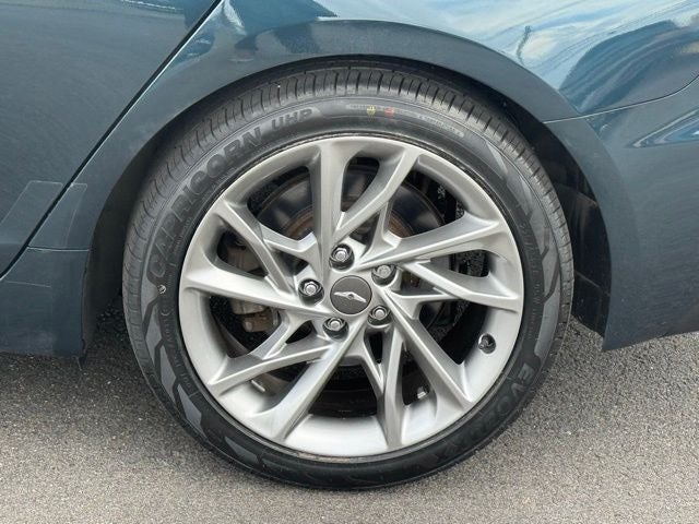 2022 Genesis G70 2.0T