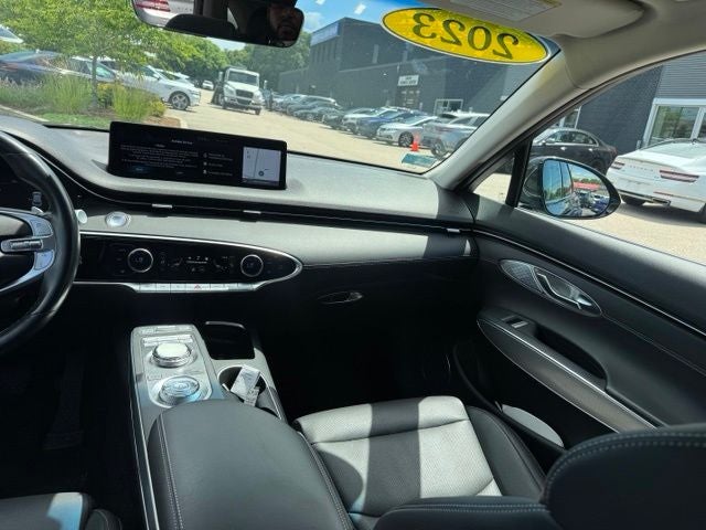 2023 Genesis GV70 2.5T Select