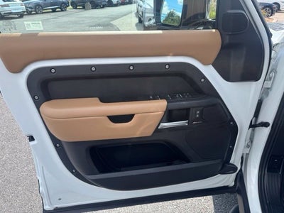 2025 Land Rover Defender 110 S