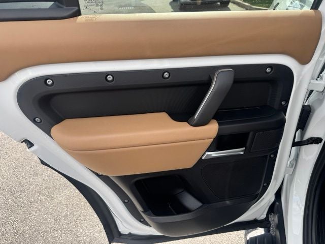 2025 Land Rover Defender 110 S