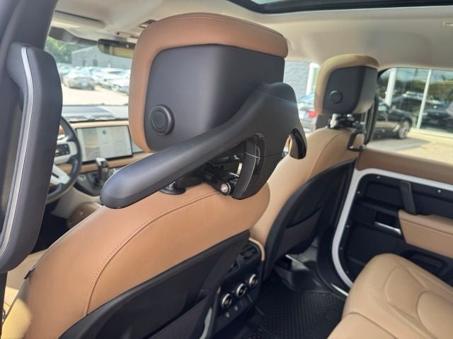 2025 Land Rover Defender 110 S