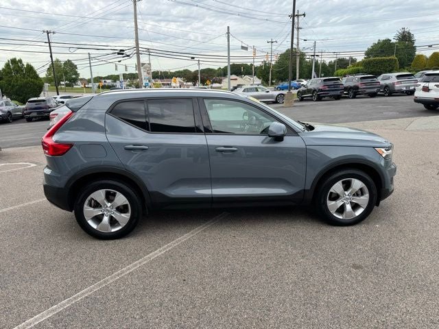 2020 Volvo XC40 Momentum