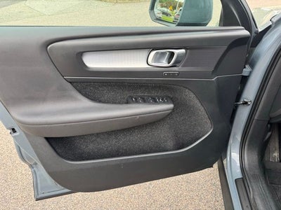 2020 Volvo XC40 Momentum