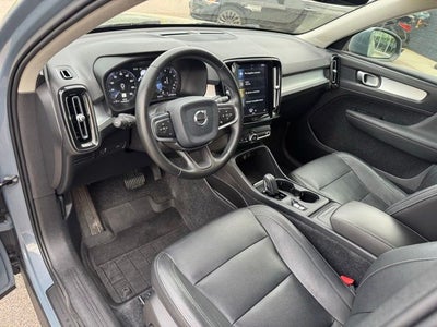 2020 Volvo XC40 Momentum