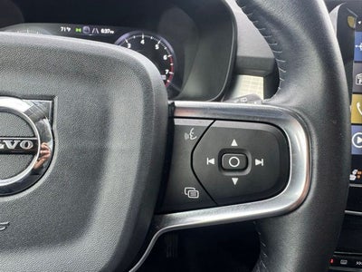 2020 Volvo XC40 Momentum