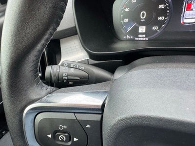 2020 Volvo XC40 Momentum