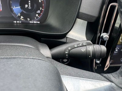 2020 Volvo XC40 Momentum