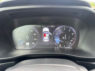 2020 Volvo XC40 Momentum