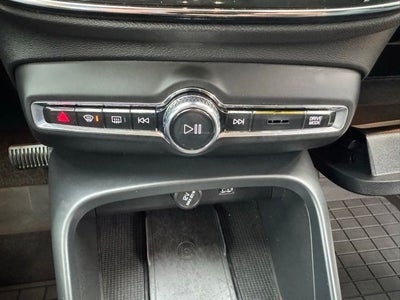 2020 Volvo XC40 Momentum