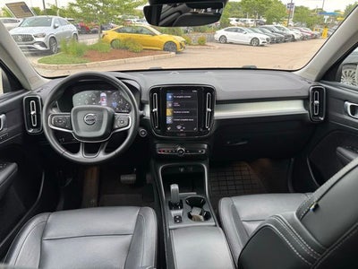 2020 Volvo XC40 Momentum