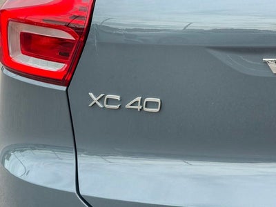 2020 Volvo XC40 Momentum