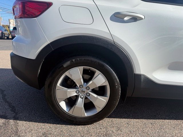 2022 Volvo XC40 Momentum