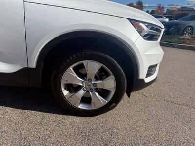 2022 Volvo XC40 Momentum