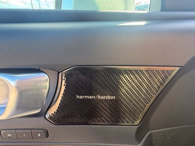 2022 Volvo XC40 Momentum