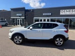 2022 Volvo XC40 Momentum