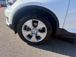 2022 Volvo XC40 Momentum
