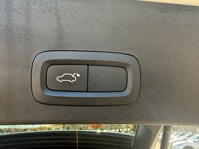 2022 Volvo XC40 Momentum