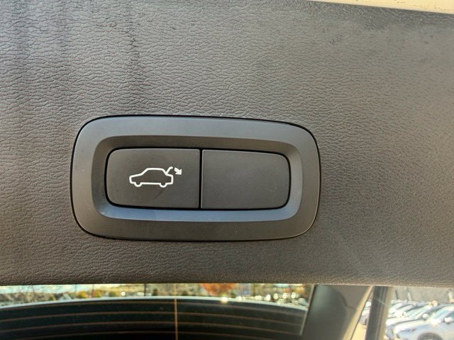 2022 Volvo XC40 Momentum