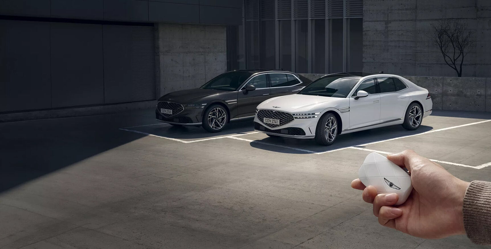 2025 Genesis G90 Hero